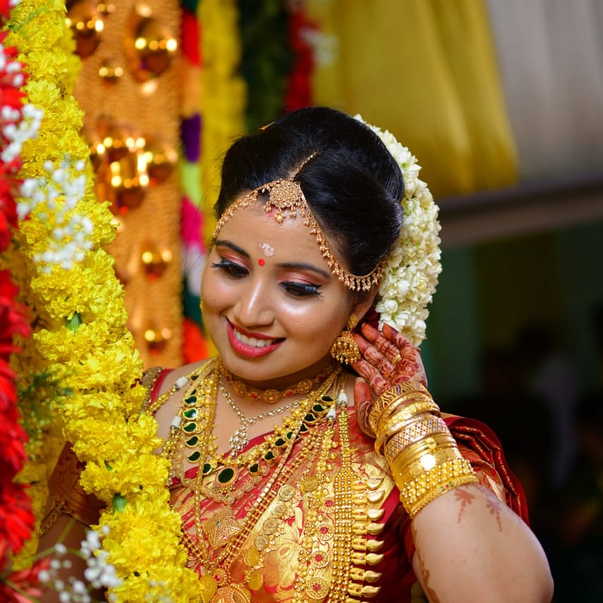 ANNAS BEAUTY PARLOUR KOYILANDY