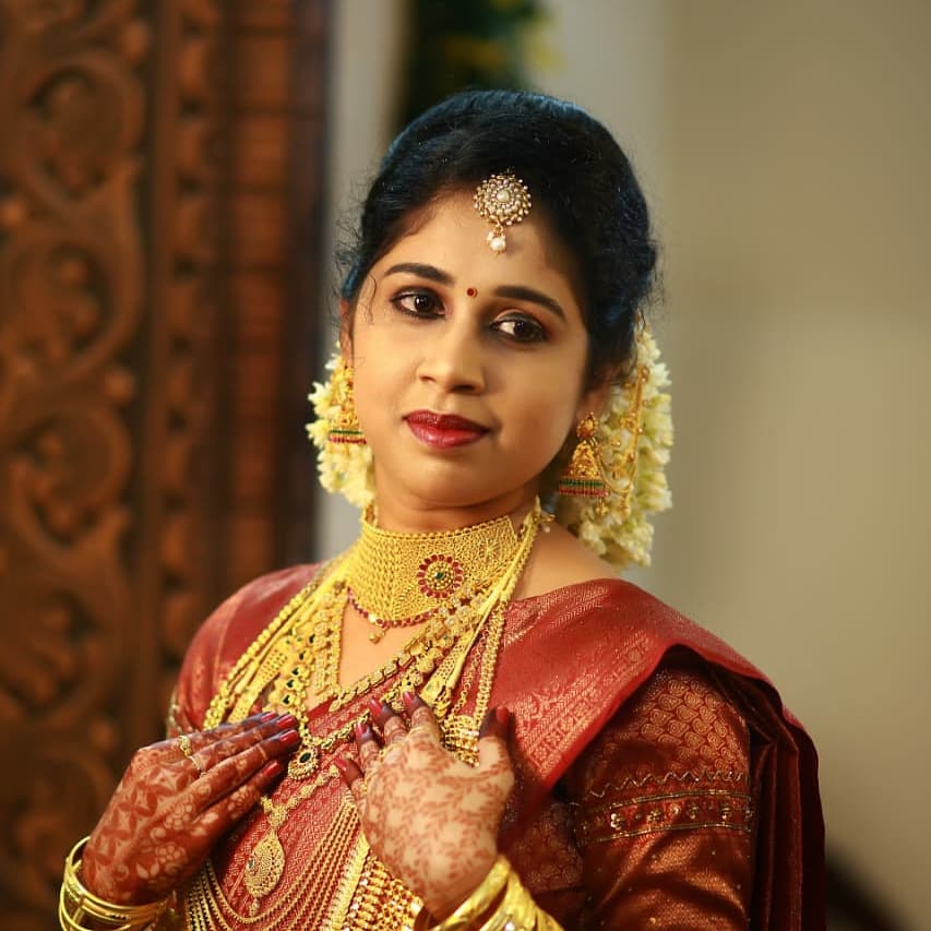 ANNAS BEAUTY PARLOUR KOYILANDY